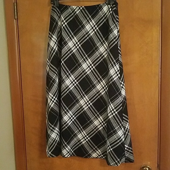 Appleseed's Dresses & Skirts - New Appleseeds plaid boot skirt